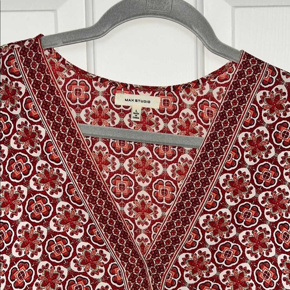 Max Studio Women's Red Patterned Top - Picture 3 of 7